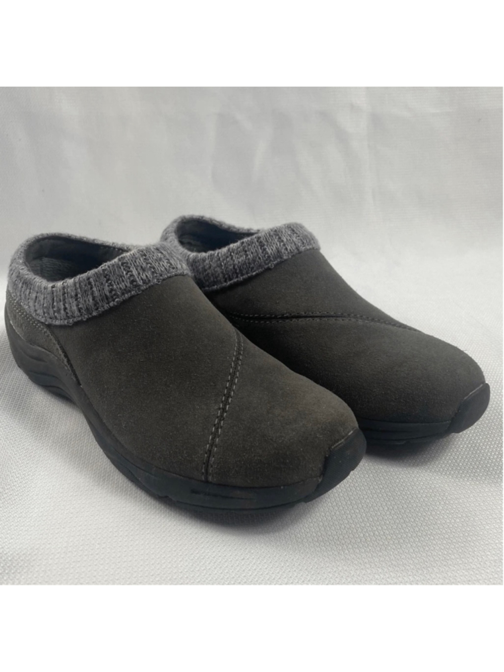 Vionic Arbor Suede Clogs Black women's 6.5